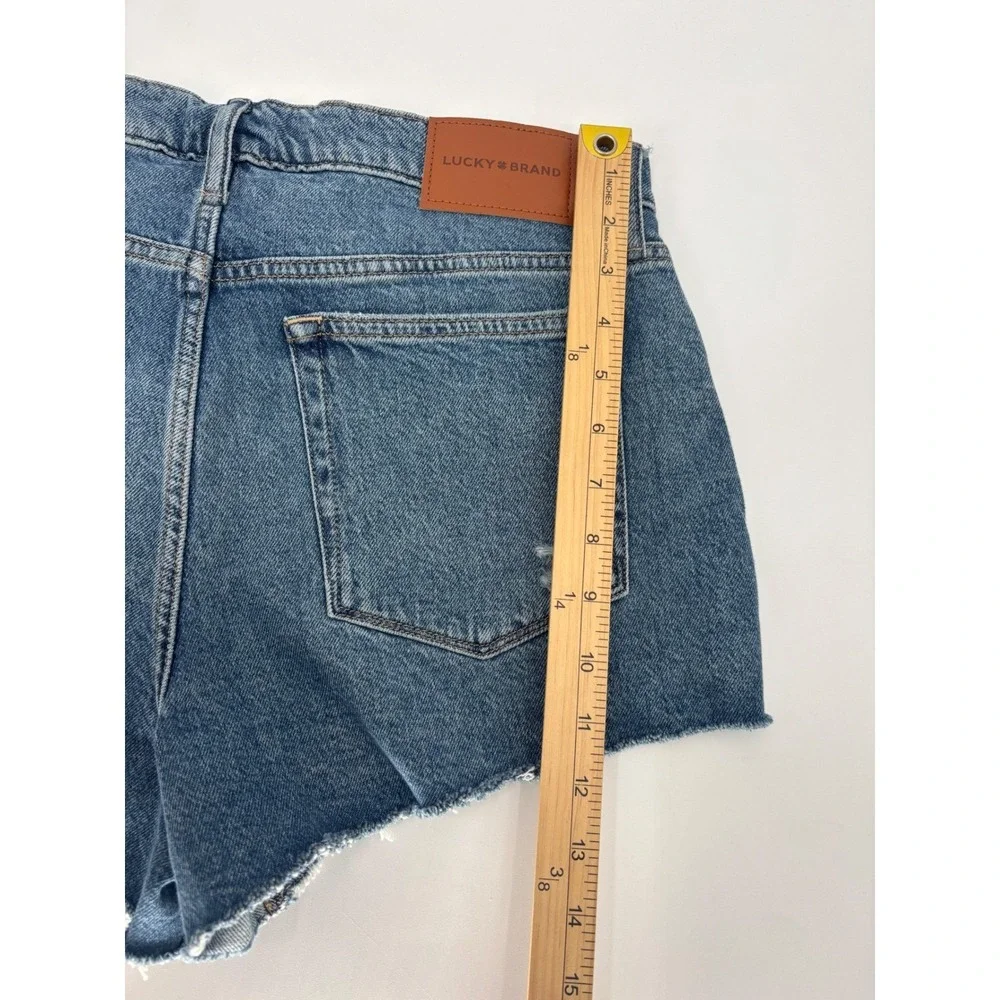 Lucky Brand Mom High Rise Short Womens 10/30 Blue Distressed Denim‎ Frayed Hem